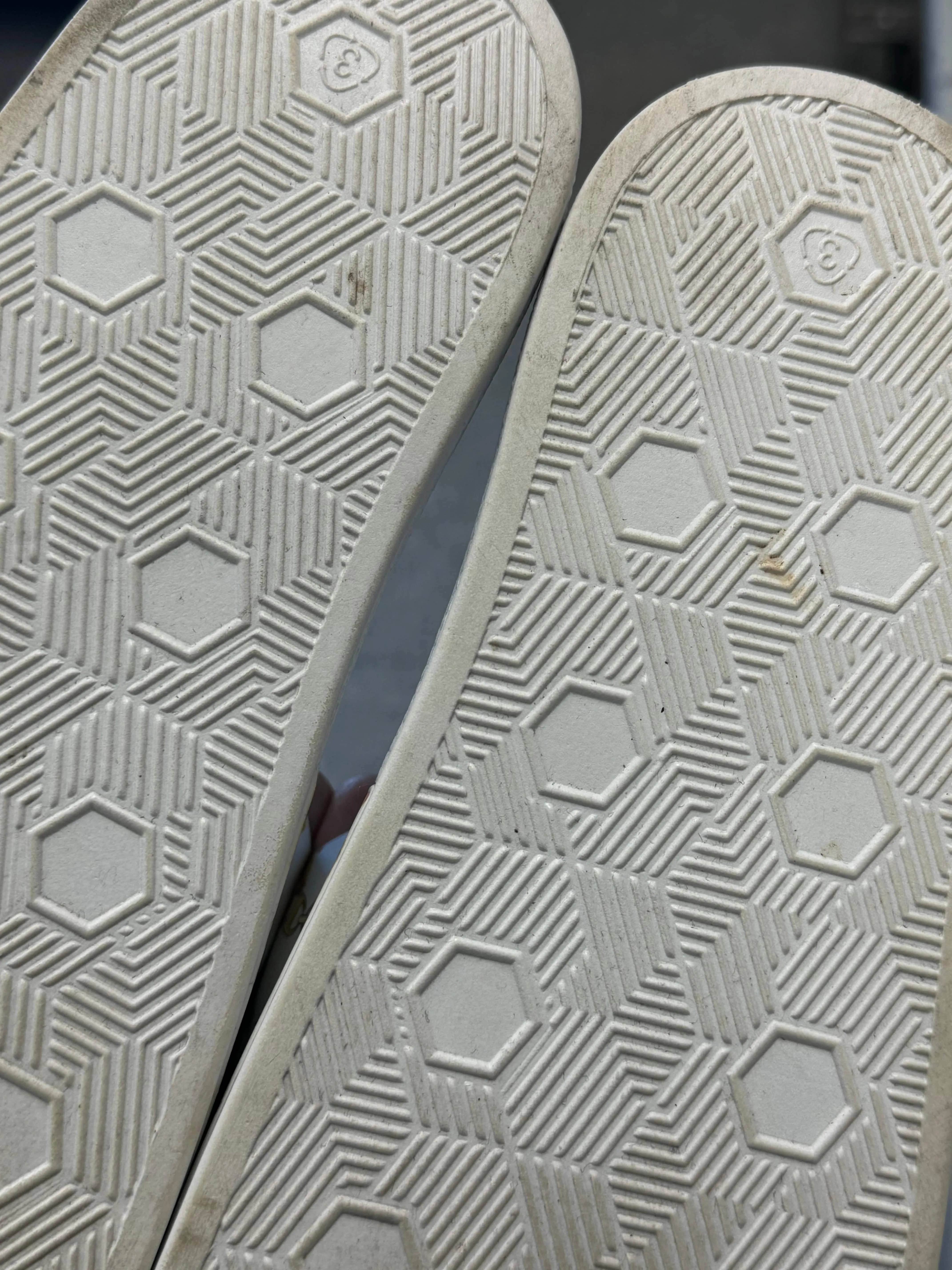 Damaged/Store Return Versace Jeans Couture White/Gold Signature Pattern Pool Slide-11